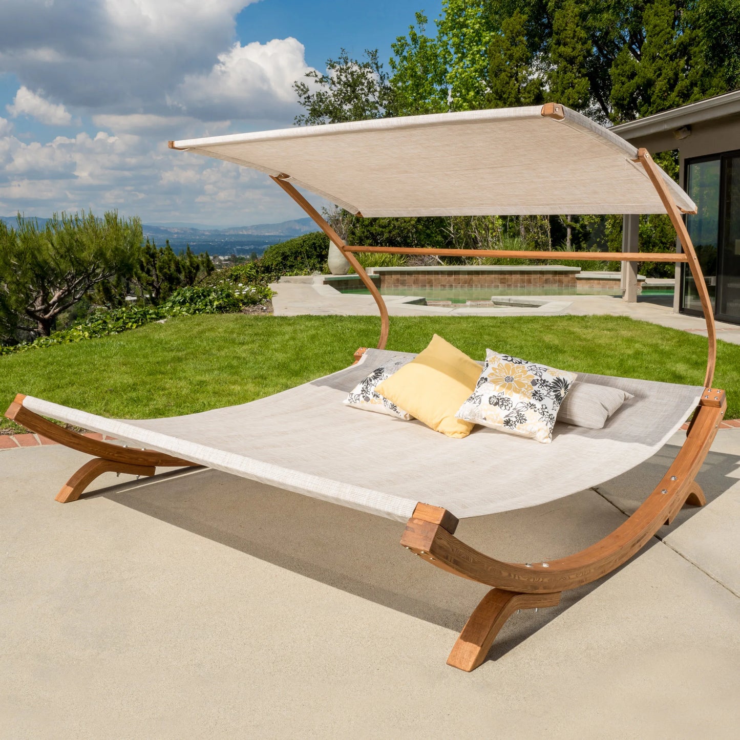 Double Sunbed with Adjustable Canopy and Pillows