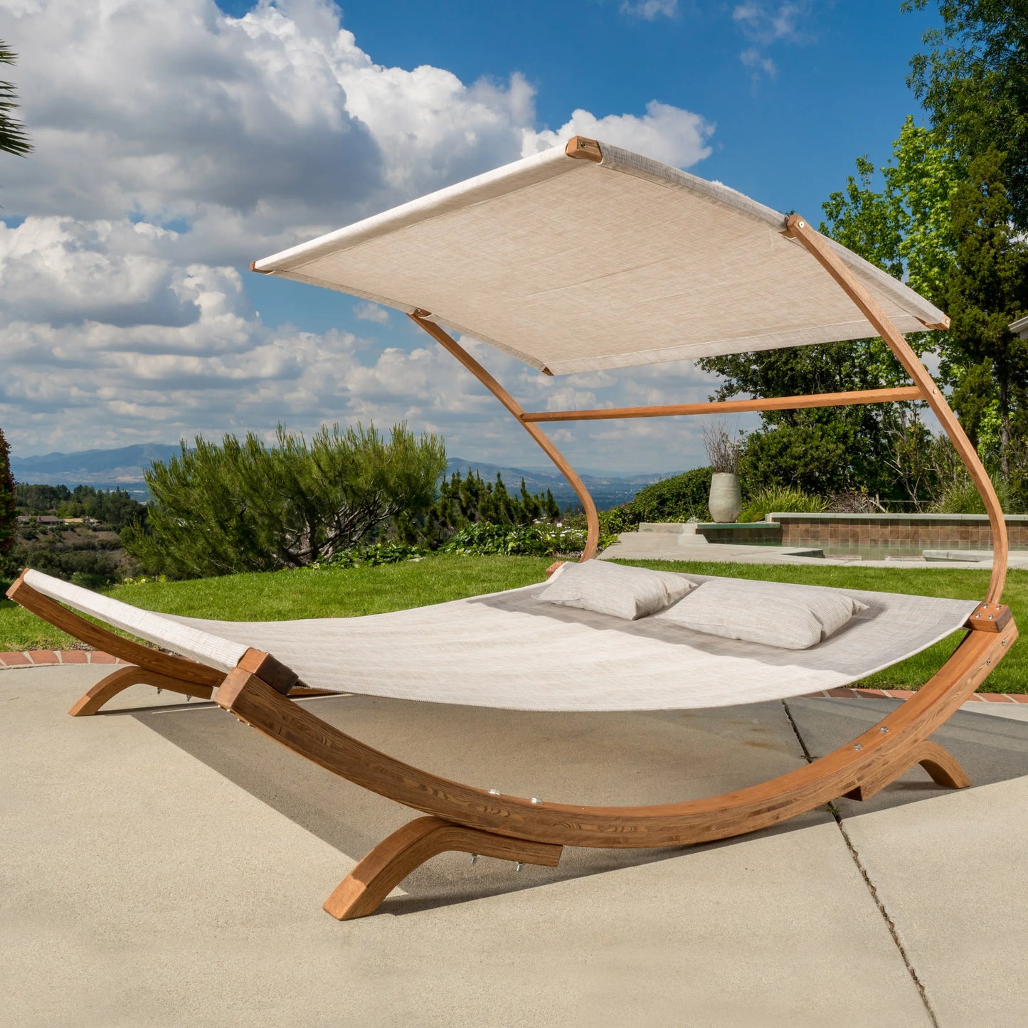 Double Sunbed with Adjustable Canopy and Pillows