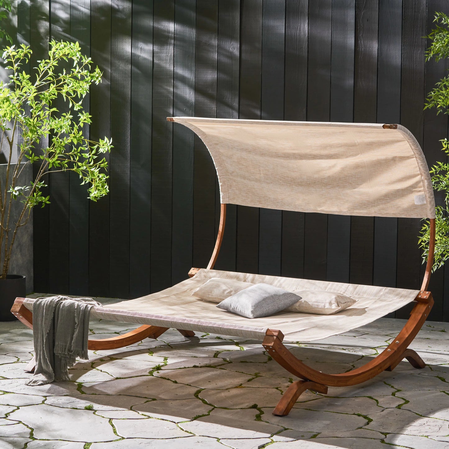 Double Sunbed with Adjustable Canopy and Pillows